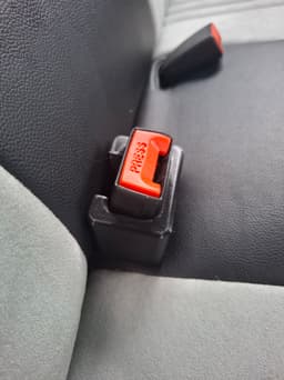 Универсален стабилизатор за закопчалка на колан